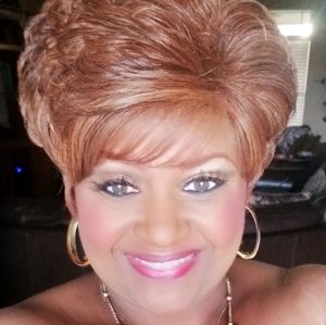 Meet your Posher, Dana